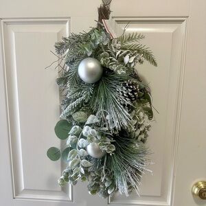 Christmas Tear Drop Wreath NEW